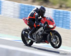 Aprilia_RSV4_Factory_APRC_2011_19