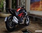 Ducati_Diavel_2011_08