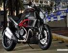 Ducati_Diavel_2011_09