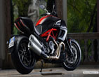 Ducati_Diavel_2011_10