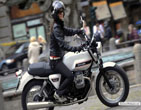 Moto_Guzzi_V7_Classic_2011_02