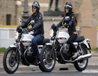 Moto_Guzzi_V7_Classic_2011_04