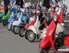 Vespa_Vespa_World_Days_2011_02